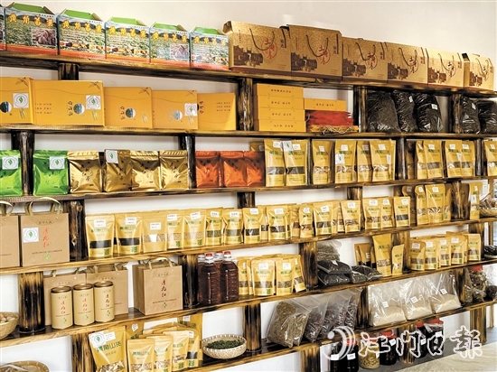 黃角山貨店成為那吉鎮(zhèn)優(yōu)質(zhì)農(nóng)產(chǎn)品的展示窗口。