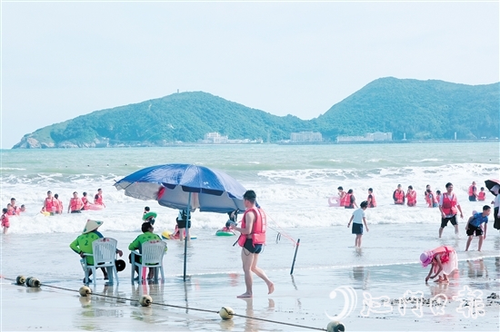 夏季，美麗的上下川島成為不少游客的旅游目的地。