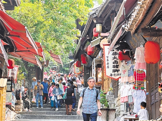 青巖古鎮(zhèn)古色古香。