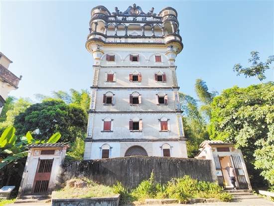 江門(mén)與澳門(mén)不斷加強(qiáng)文旅合作，利用世界文化遺產(chǎn)資源攜手開(kāi)拓旅游市場(chǎng)。圖為開(kāi)平瑞石樓。