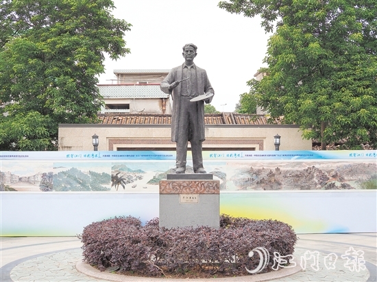 在雅瑤鎮(zhèn)陳山村鐵夫文化廣場，鐵夫銅像生動展現(xiàn)“中國油畫第一人”的風采。