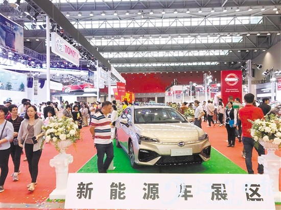 “五一”車展將設(shè)置新能源汽車展區(qū)。