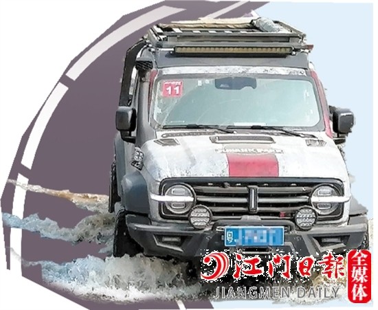 面對比較復(fù)雜的路況，越野車的優(yōu)勢明顯。