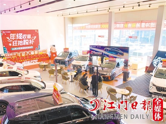 造車新勢力的中心店不但外形與傳統(tǒng)的4S店類似，功能也比較類似。