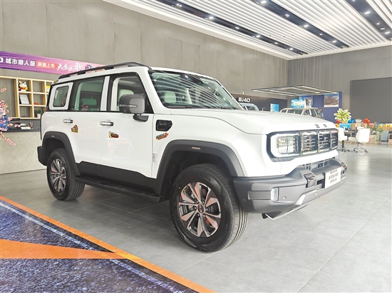 全新BJ40定位世家級潮野SUV，風格獨特。